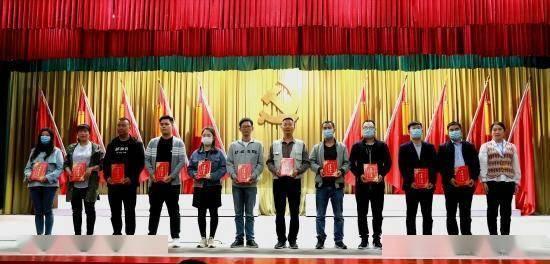 向女生杯中投放异物的中科院男子为什么只是“行拘”？游戏画面